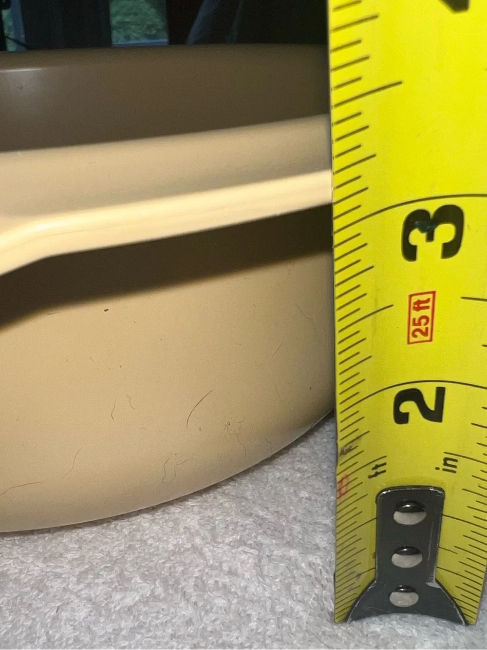 Vintage New Tupperware Ovenworks 2qt ROUND casserole, lid and seal Yellow 2 qt